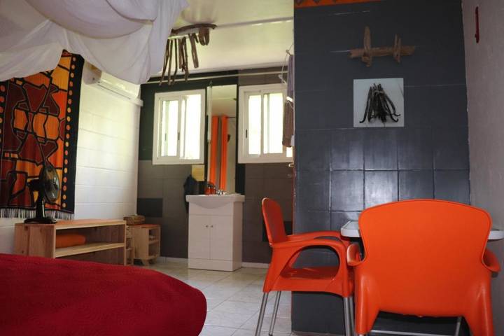 Chambre d’hôte pour 3 personnes, avec jardin et terrasse dans Piton de la Fournaise - 4