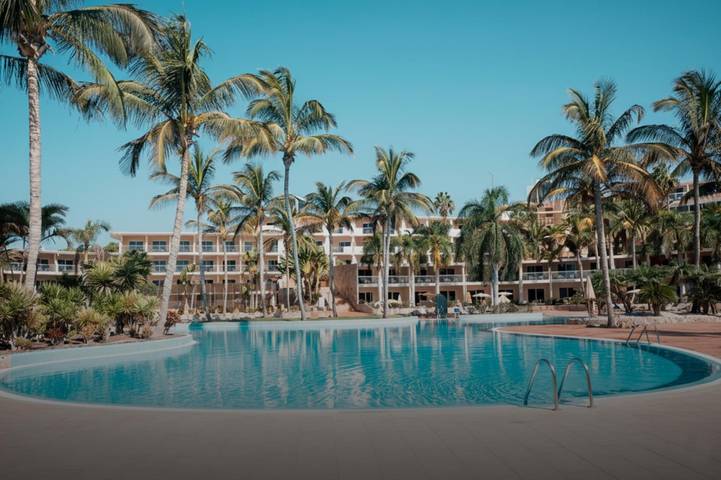 Hotel für 2 Personen, mit Balkon und Terrasse sowie Garten und Kinderpool