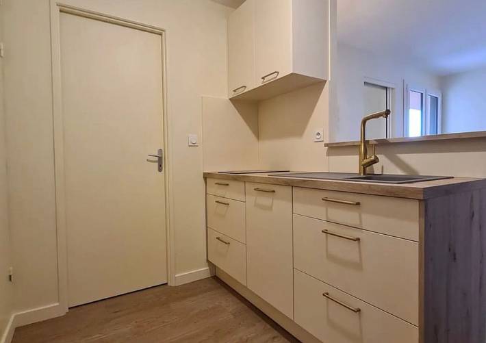 Hel lejlighed, Apartment 'La Perle Marine' with Sea View, Shared Pool and Wi-Fi in Saint Pierre la Mer, Fleury