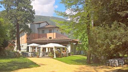 Hôtel pour 2 personnes, avec jardin et vue, animaux acceptés à Maniago