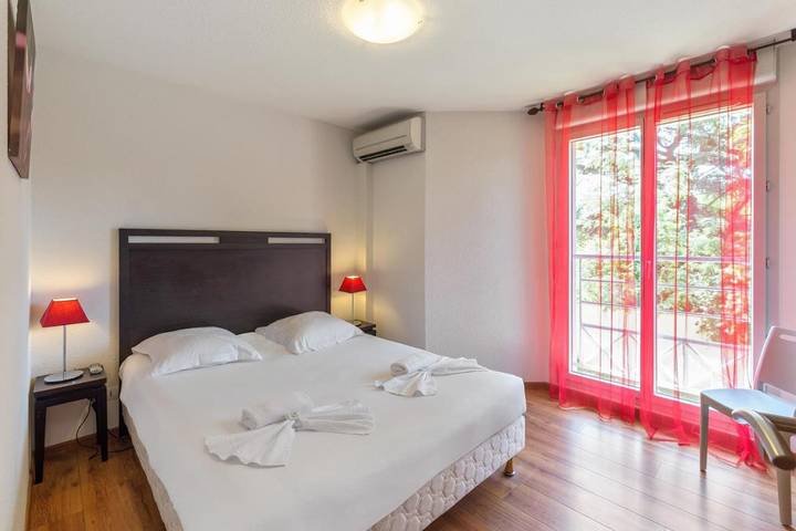 Appart’hôtel pour 6 personnes, avec piscine et jardin, animaux acceptés - 1