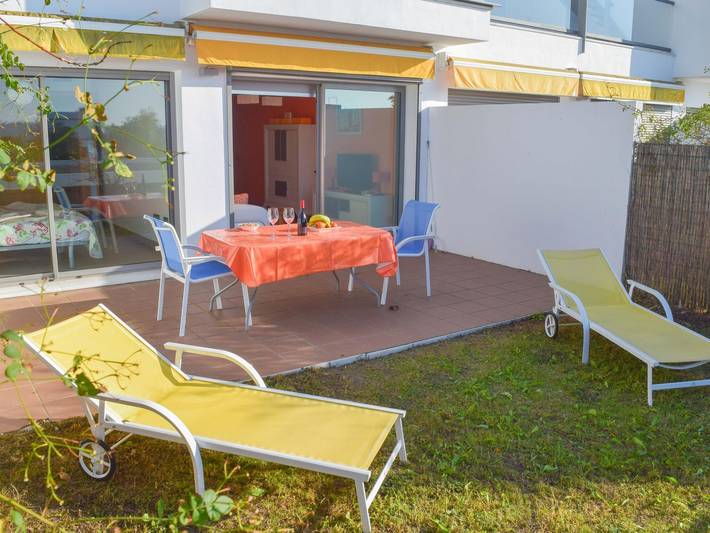 Apartamento para 4 personas, con terraza y piscina, Familias con niños en La Fontanilla