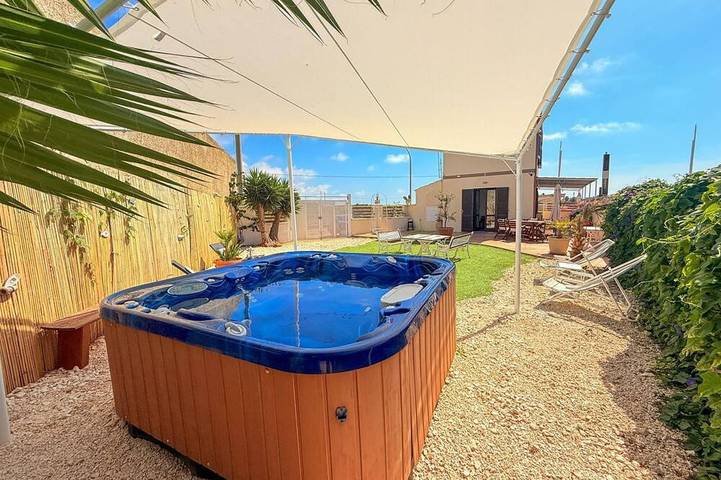 Casa vacanza per 7 persone, con animali domestici in Marausa