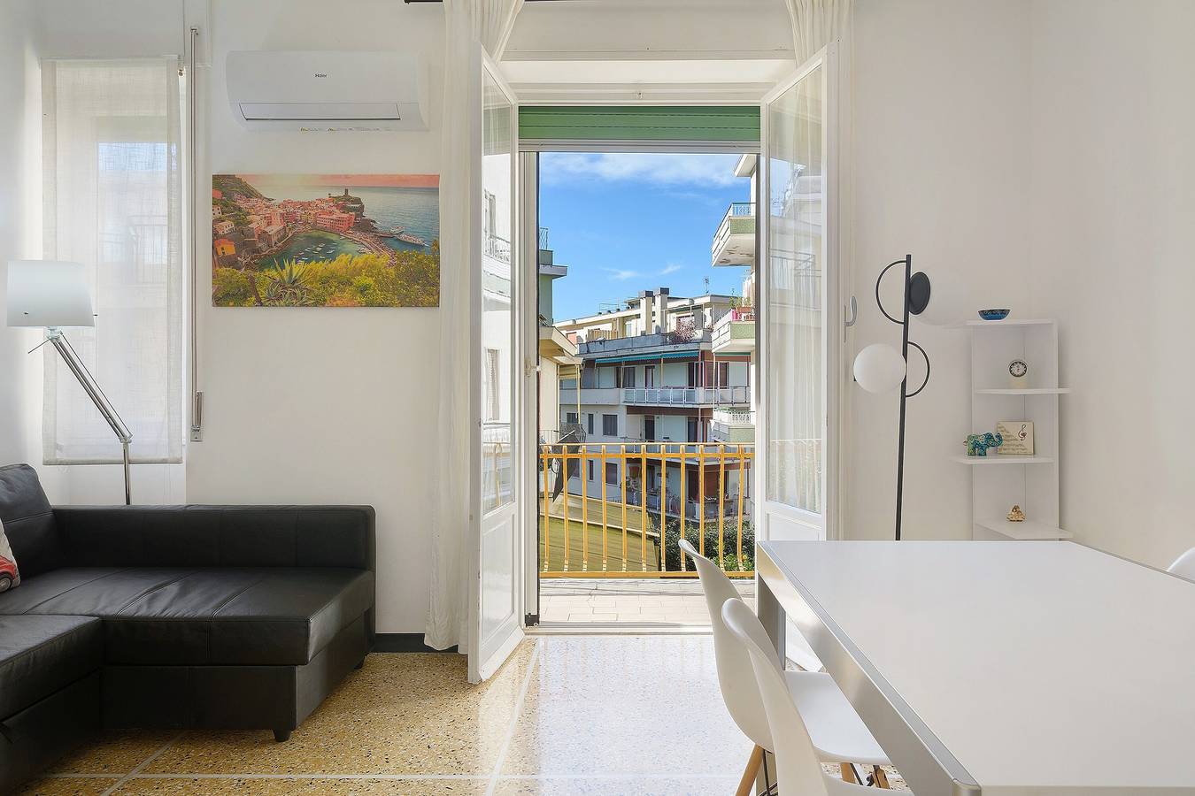 Entire apartment, Apartment 'La Cinquecento - Relax by the Sea' with Wi-Fi and Air Conditioning in Rapallo (City), Rapallo