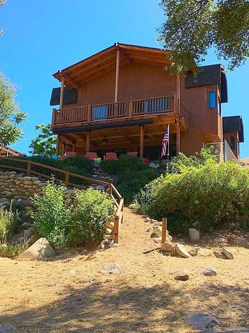Log Cabin for 12 Guests in Kernville, Sequoia National Park, Picture 3