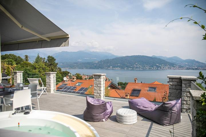 Ferienwohnung für 5 Personen, mit Ausblick und Seeblick sowie Pool und Terrasse, mit Haustier - 1
