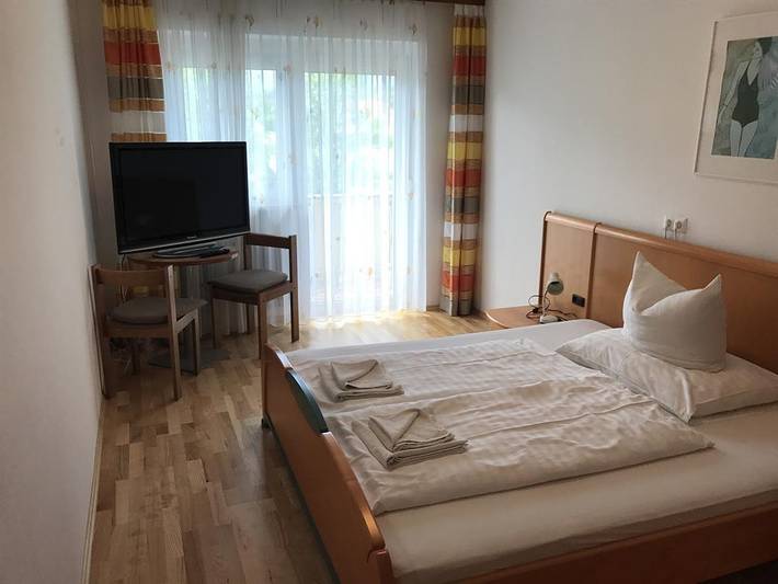 Ganze Ferienwohnung, Apartment mit Wohn/Schlafzimmer, Essküche, Balkon in Karawanken und Bachergebirge, Sankt Kanzian am Klopeiner See