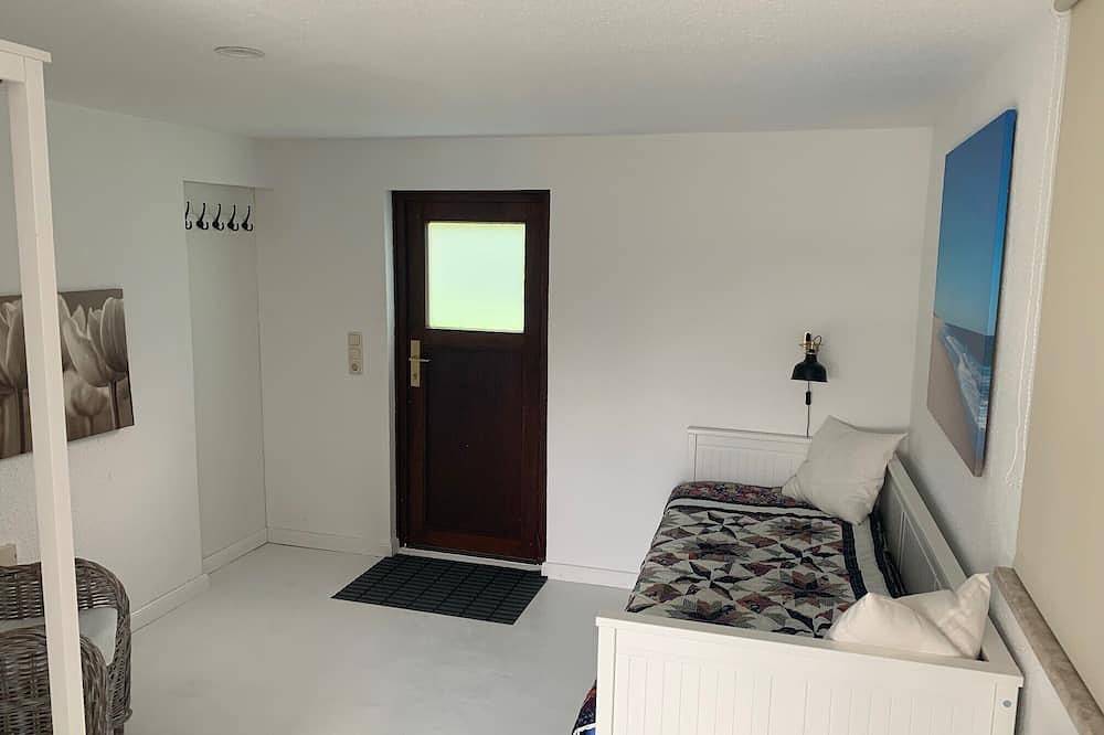 Kleines Versteck im Schilf in Malente, Südliche Ostseeküste