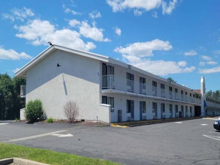 Apartamento entero, Ms6 Chicopee | 1 cama queen | Nevera con micrófono in Massachusetts