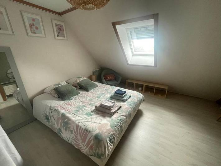 Location de vacances pour 3 personnes, avec vue ainsi que terrasse et jardin à Guécélard - 2