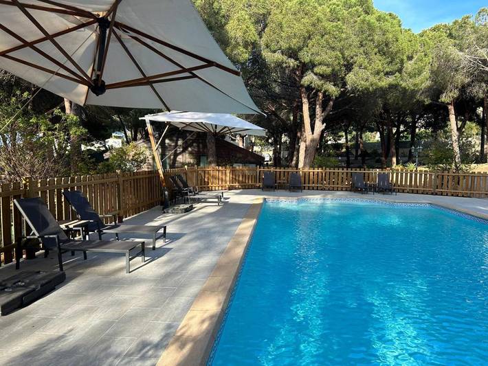 Location de vacances pour 2 personnes, avec jardin ainsi que vue et piscine, animaux acceptés à Calvi - 3