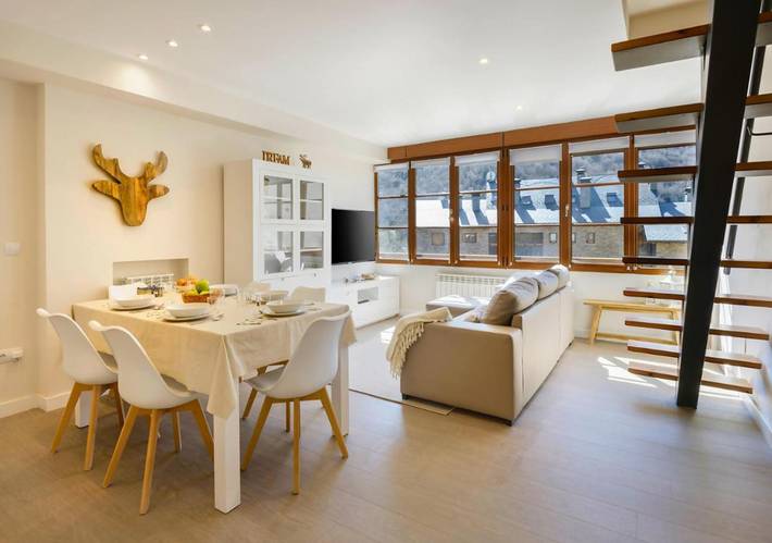 Ferienwohnung für 5 Personen, mit Ausblick und Pool - 1