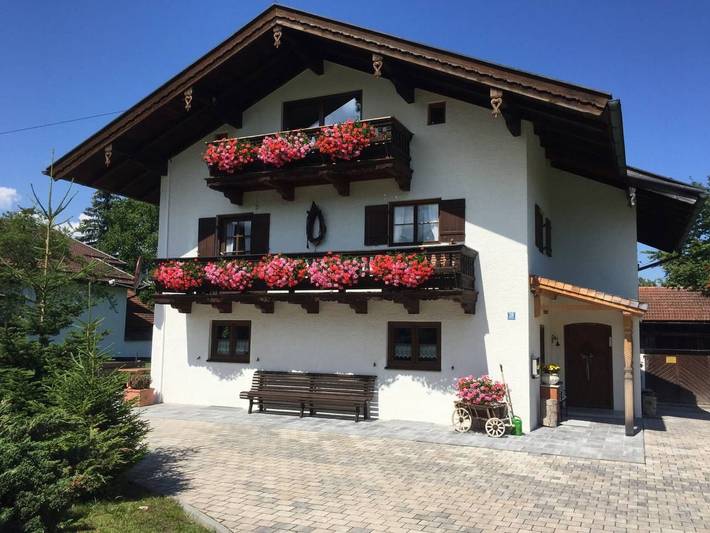 Ferienwohnung für 4 Personen, mit Balkon und Garten