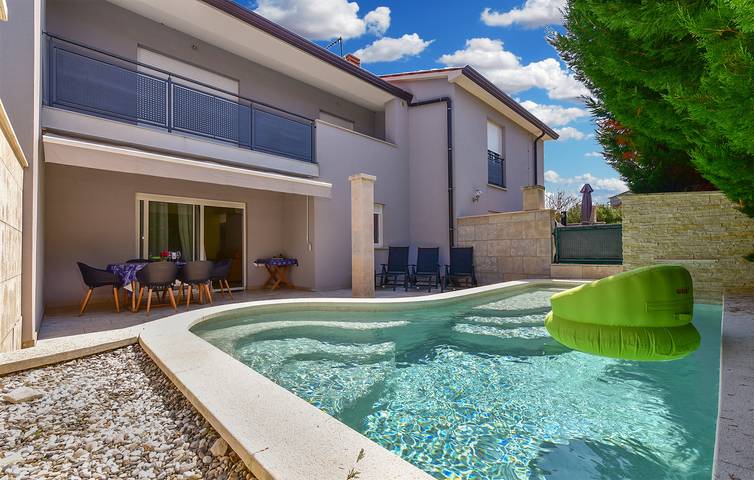 Ferienhaus für 6 Personen, mit Pool und Terrasse, mit Haustier - 1