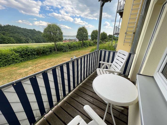 Ferienwohnung für 3 Personen, mit Seeblick und Balkon in Franken