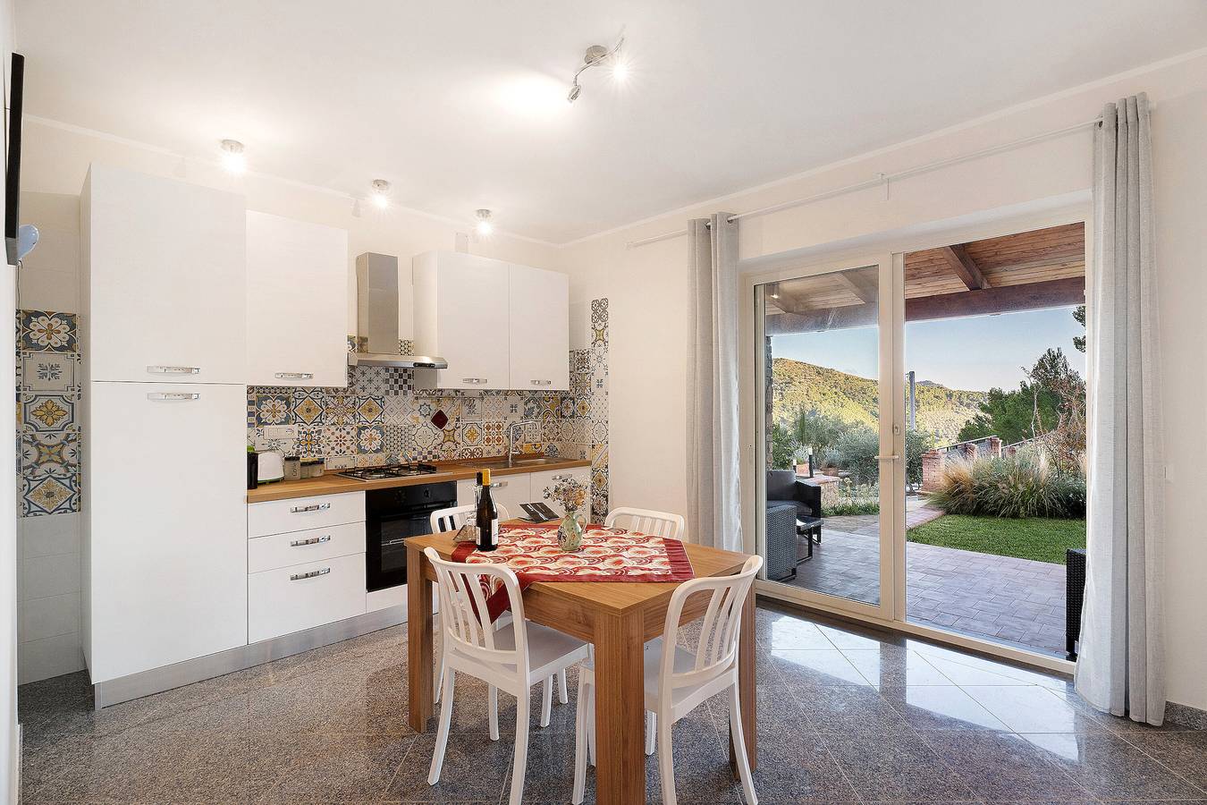 Appartamento intero, Appartamento 'Appartamento Vite Vista Piscina' con Vista Mare, Wi-Fi e Aria Condizionata in Montecorice, Cilento