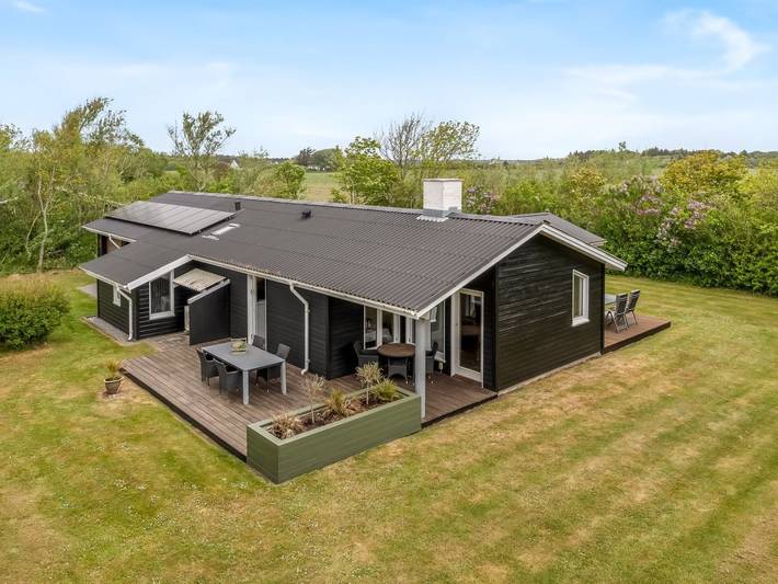 Ferieudlejning for 8 personer, med jacuzzi og terrasse, husdyr tilladt i Lønstrup