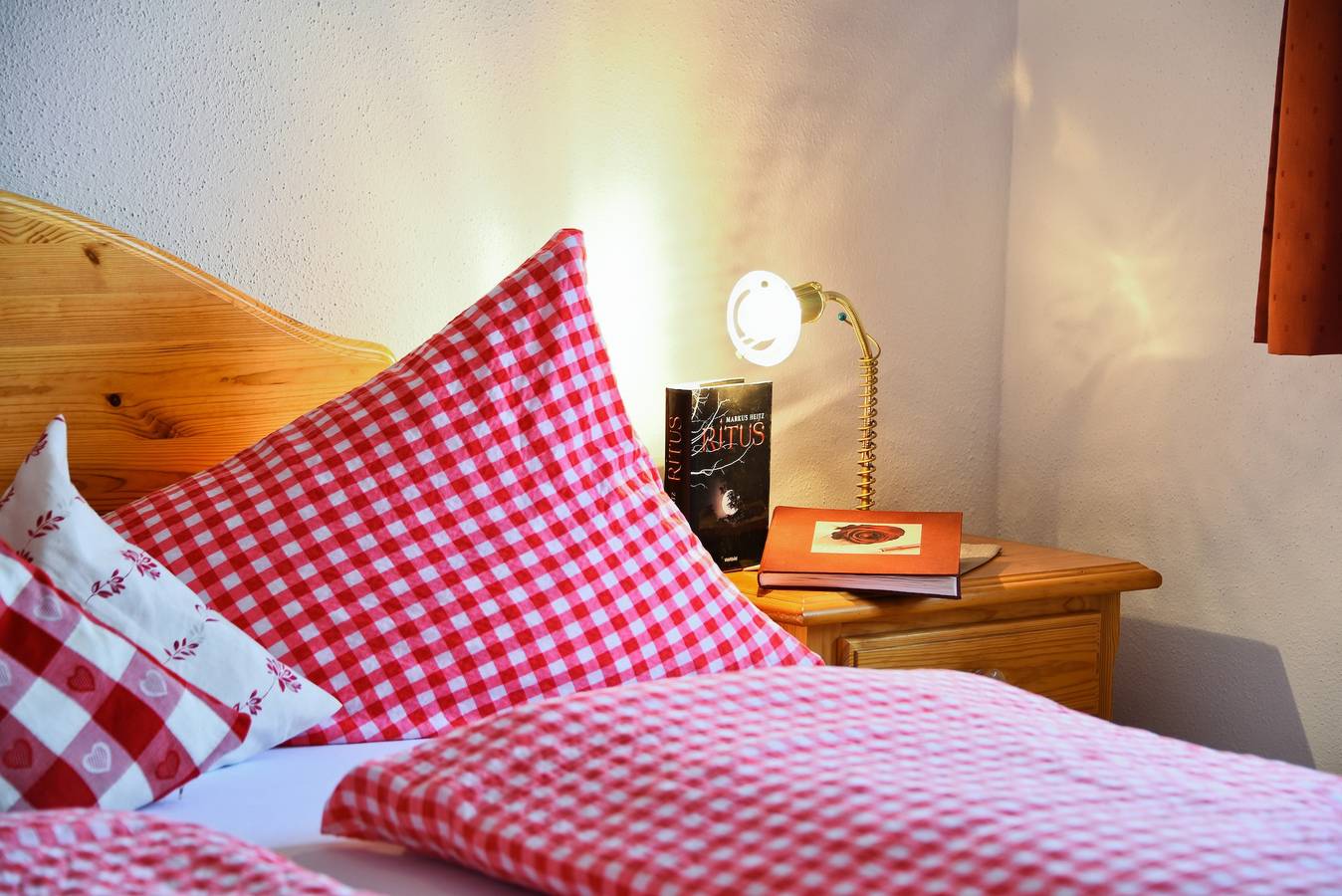 Appartamento intero, Appartamento "Birkenhof - Wohnung Ortler" con vista sulle montagne, balcone e Wi-Fi in Sluderno, Saldurkamm