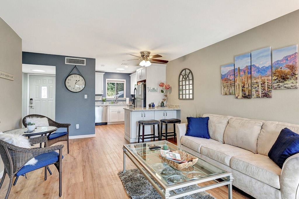 Ganze Wohnung, Minutes from Old Town, renovated & private single story, pool outside the door. in Scottsdale, Maricopa County