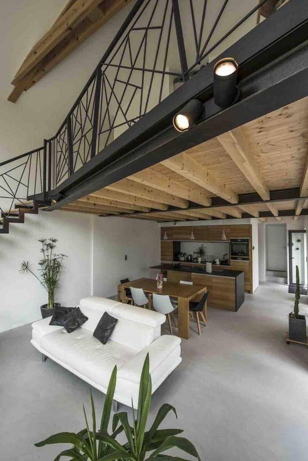 Location de vacances pour 6 personnes, avec terrasse et vue ainsi que piscine et jardin à Saint-Médard-en-Forez - 3