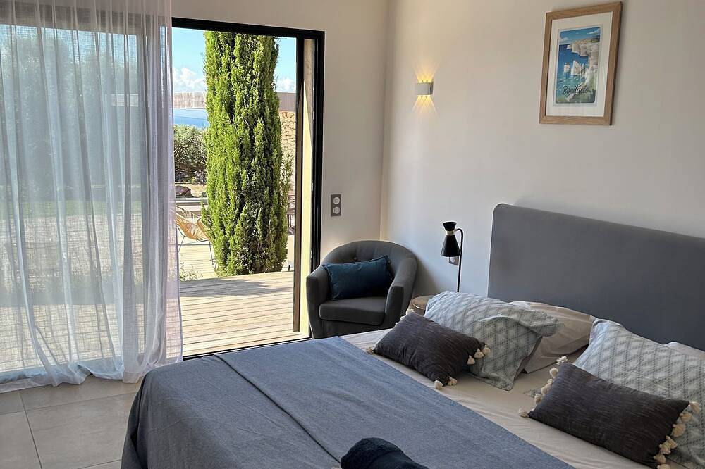Villa de standing contemporaine vue mer et Sardaigne in Bonifacio, Arrondissement de Sartène