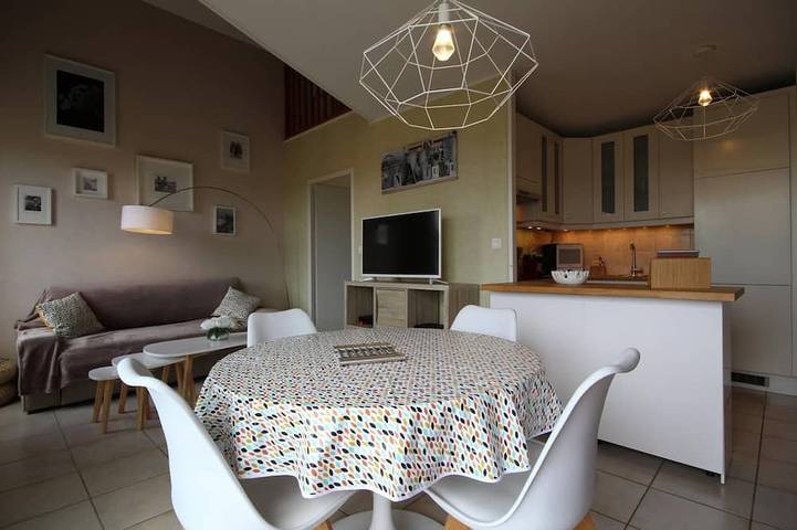 Ferienwohnung für 2 Personen, mit Balkon und Garten in Dijon