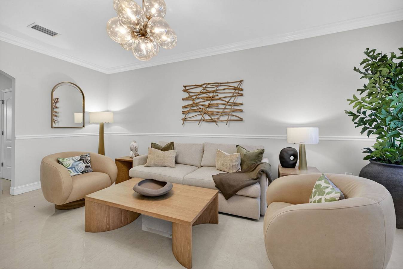Luxury Townhouse – Steps from The Beach in Pompano Beach, Broward County