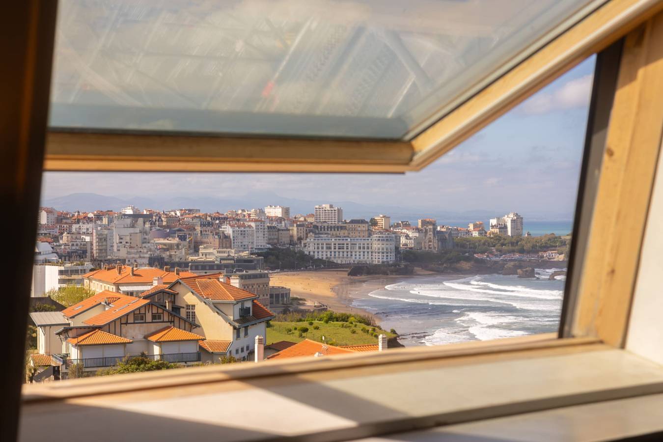 Appartement entier, Appartement Regina  vue mer climatisé  à Biarritz in Biarritz, Région de Bayonne