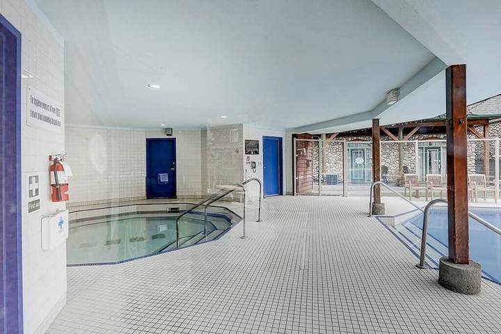 Villa pour 10 personnes, avec jacuzzi et piscine dans Canada