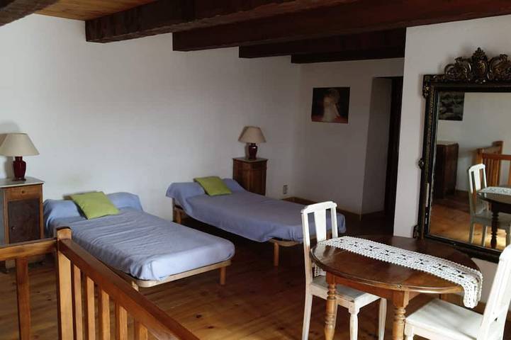 Location de vacances pour 10 personnes, avec jardin et terrasse, animaux acceptés à Saint-Pierre-de-Colombier - 4