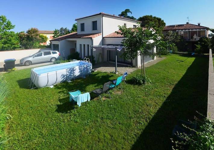 Location de vacances pour 8 personnes, avec jardin et piscine à Launaguet - 3