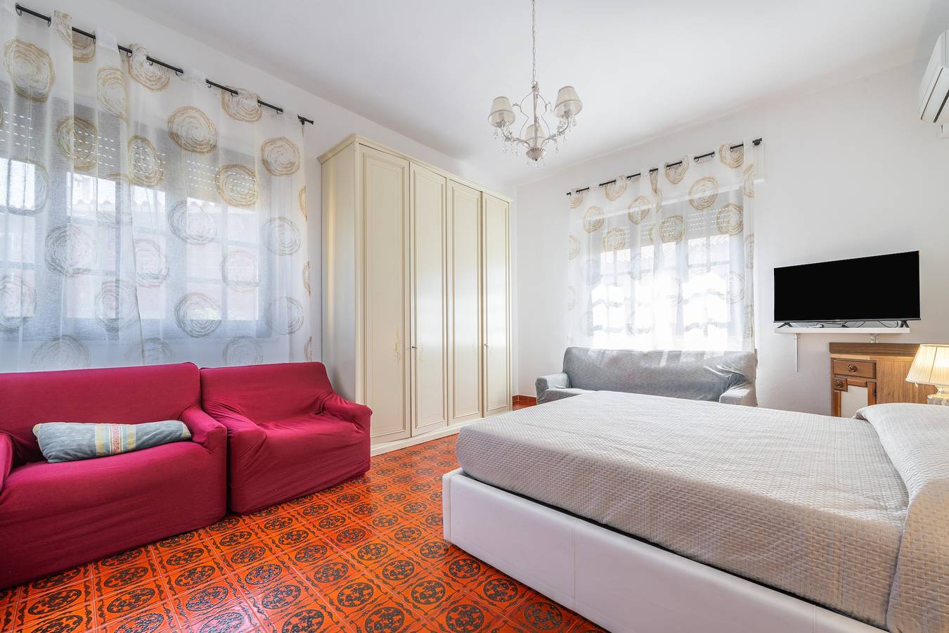 Casa de vacaciones 'Il Faro' con terraza privada, Wi-Fi y aire acondicionado in Sarroccu/Sarroch, Sarroch