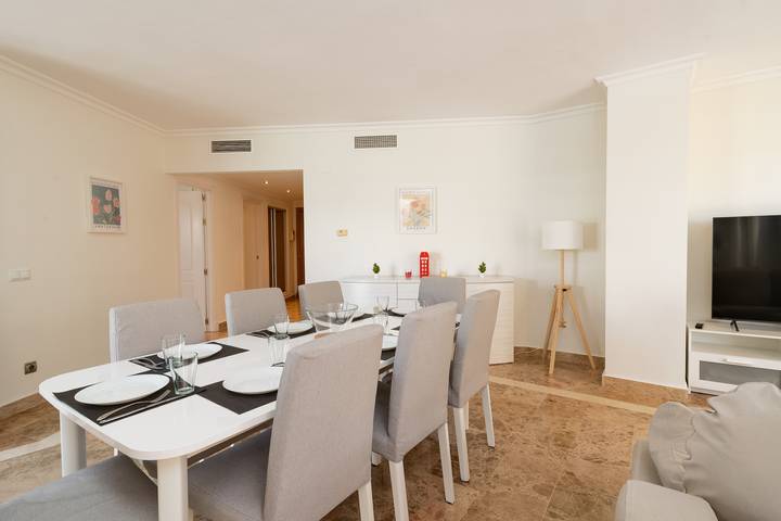 Ganze Wohnung, Jazmines - Spacious four bedroom apartment in San in San Pedro de Alcántara, Marbella