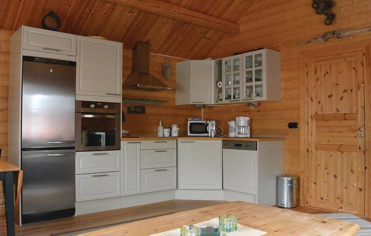 Ferienhaus für 6 Personen mit Terrasse in Moskenes