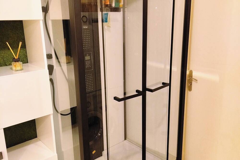 Entire apartment, Apartment with terrace and private garden in L'Haÿ-les-Roses, Val-de-Marne