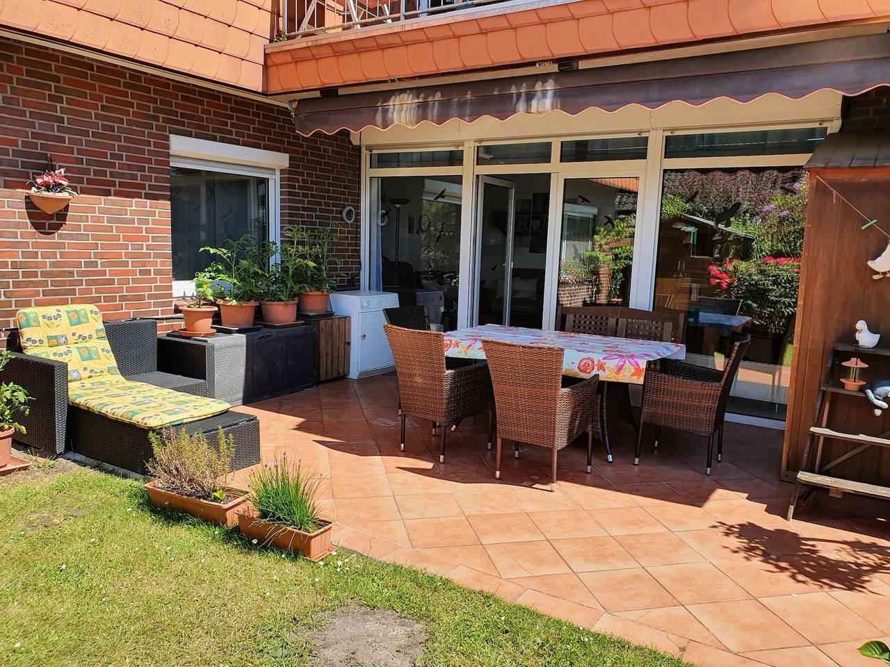 Entire apartment, Holiday Apartment "Erika" with Private Terrace, Private Garden and Wi-Fi in Bad Zwischenahn, Ammerland