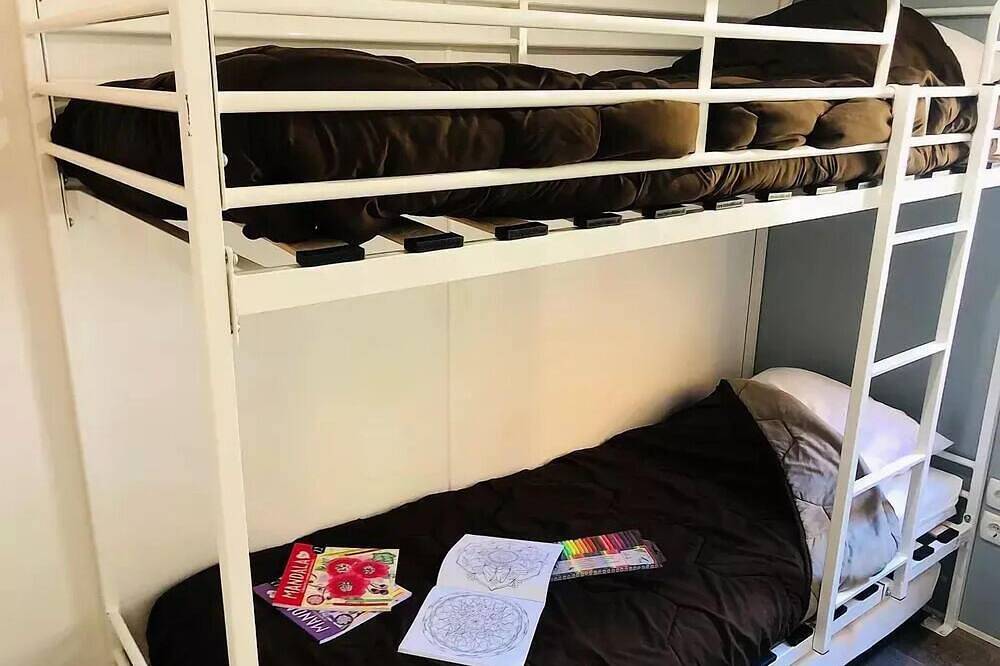 Mobil home Eco  2 chambres (sans sanitaire) 5 personnes in Le Château-d'Oléron, Côte de Beauté
