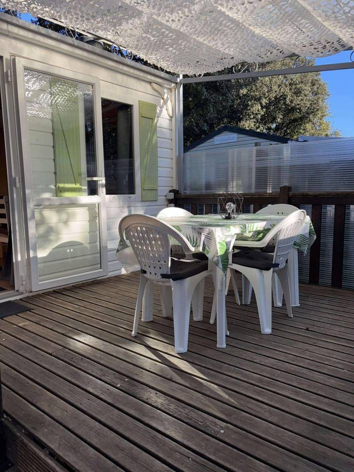 Mobil home pour 2 personnes, avec terrasse et piscine, animaux acceptés à Orgnac-l'Aven - 4