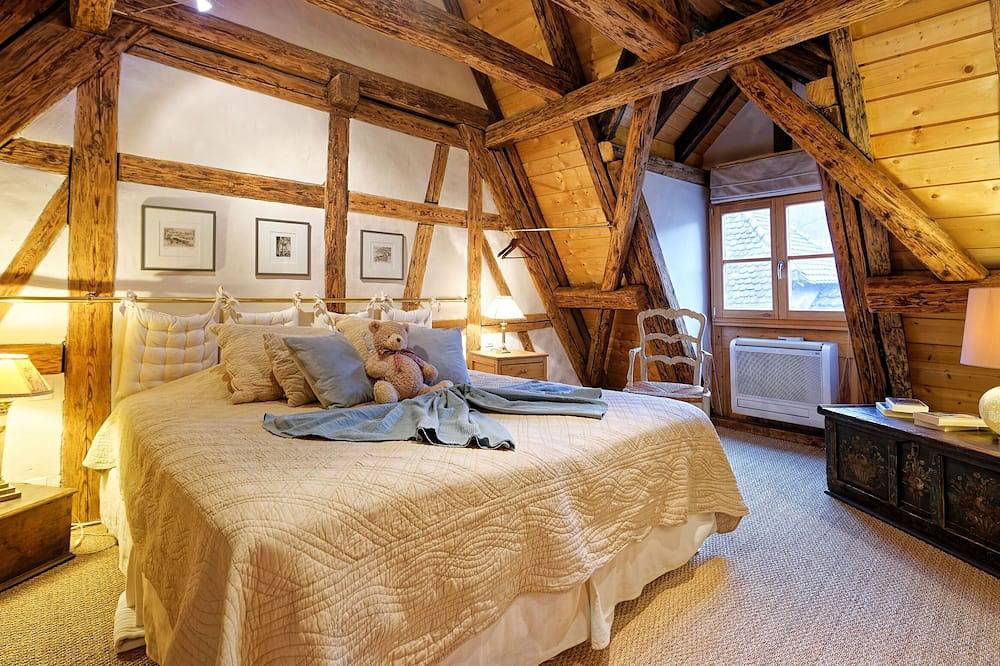 Ganze Wohnung, Die Wache - Maisonnette Fewo in der Stadtmauer in Riquewihr, Regionaler Naturpark Belchen der Vogesen