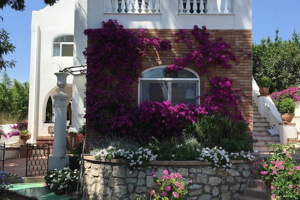 Ganze Wohnung, Villa Croce Anacapri. Residence history in the ancient heart of Anacapri. in Anacapri, Neapel Provinz