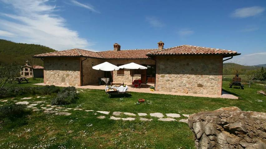 Granja para 5 personas, con piscina y jardín - 1