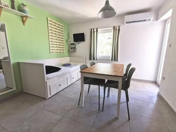 Gîte pour 2 personnes, avec jardin à Gajac