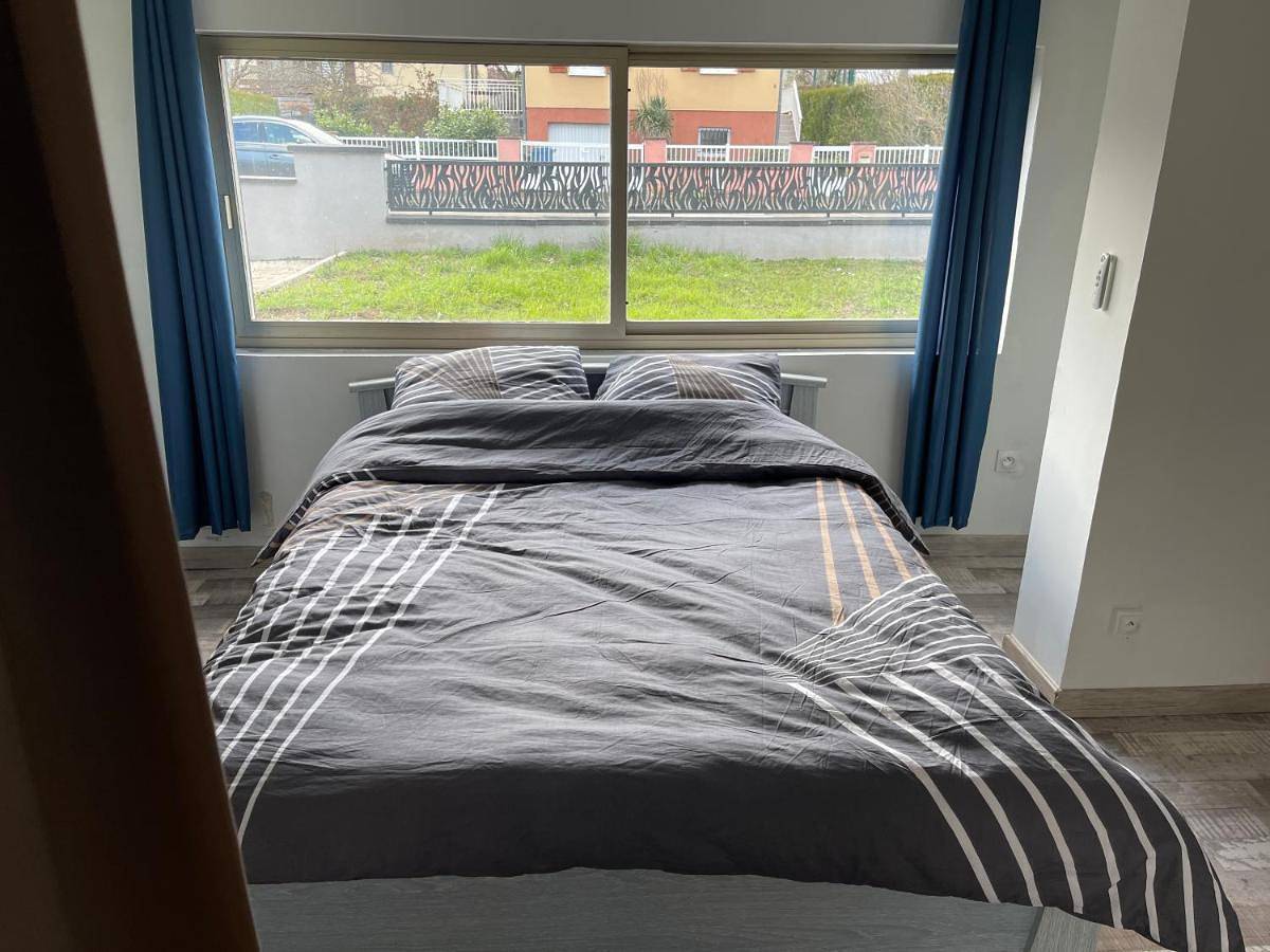 Appartement entier, Studio Apartment in Bollwiller, Région de Guebwiller