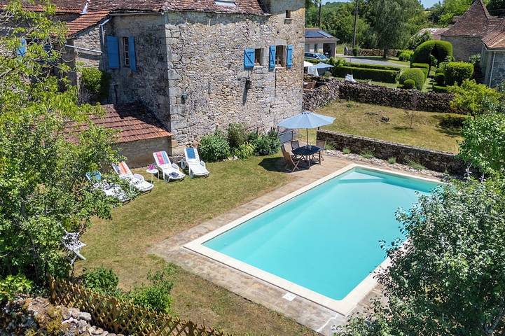 Location de vacances pour 14 personnes, avec Balcon et Jardin à Rueyres