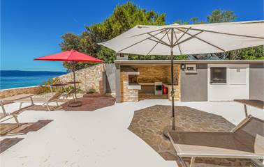 Holiday Apartment for 4 People in Petrcane, Croatian Adriatic, Photo 2