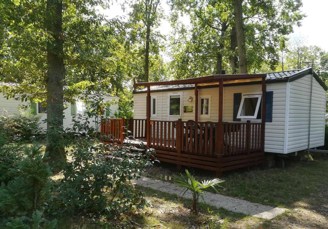 Mobile Home in Saint-Chéron, Essonne