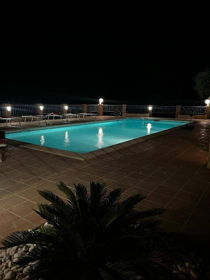 Hôtel pour 4 personnes, avec jardin ainsi que vue et piscine, animaux acceptés à Peypin - 3