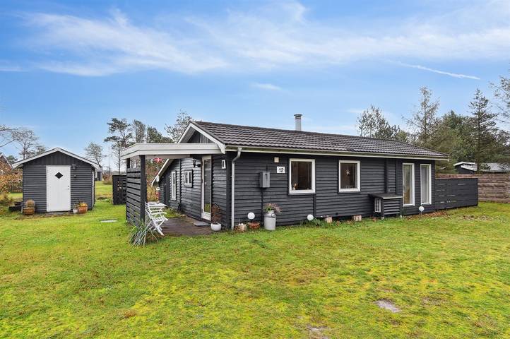 Ferieudlejning for 4 personer, med terrasse i Lyngså