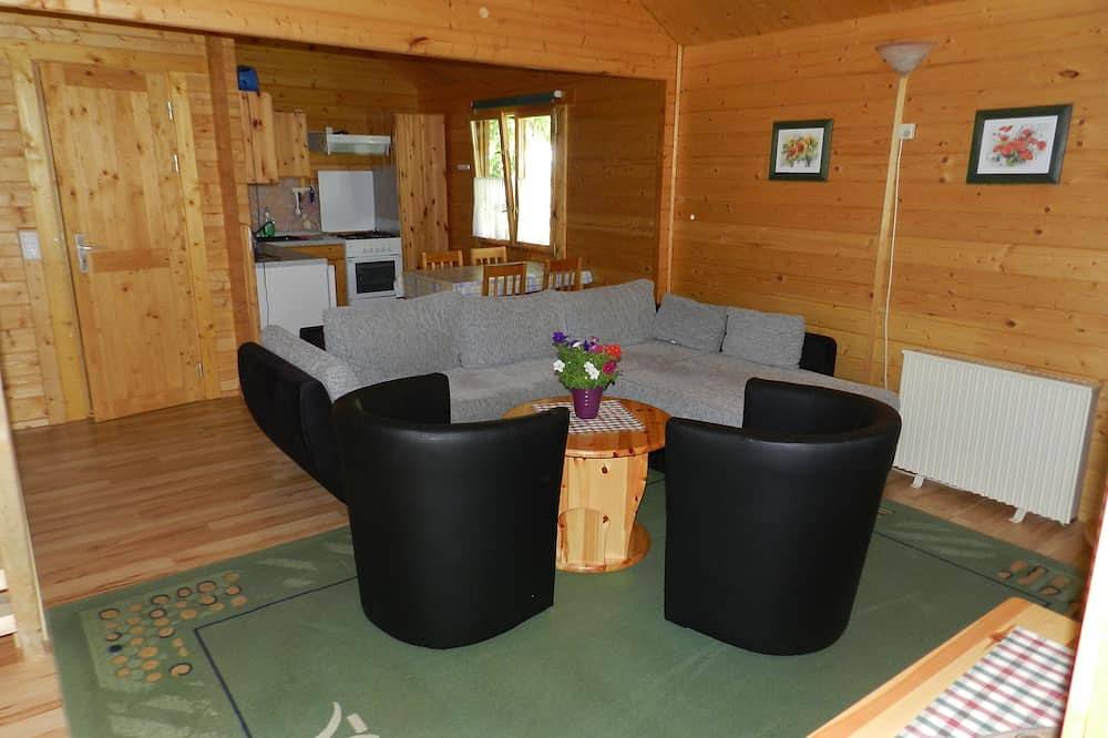 Gemütliches Ferienhaus für bis zu 6 Personen in direkter Wasserlage in Priborn, Müritz