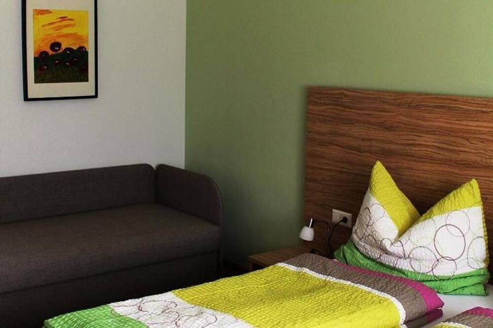 Ganze Wohnung, Fewo 3 Weinranke - Ferienhof Weingut Lunzer in Gols, Neusiedlersee-Hügelland